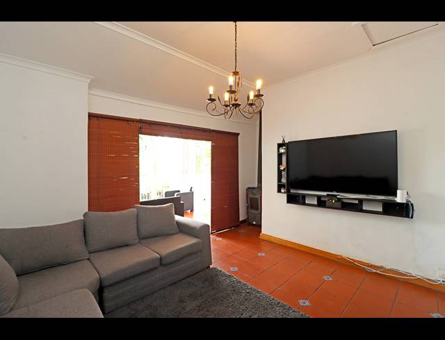 3 BEDROOM HOUSE FOR SALE IN KENSINGTON